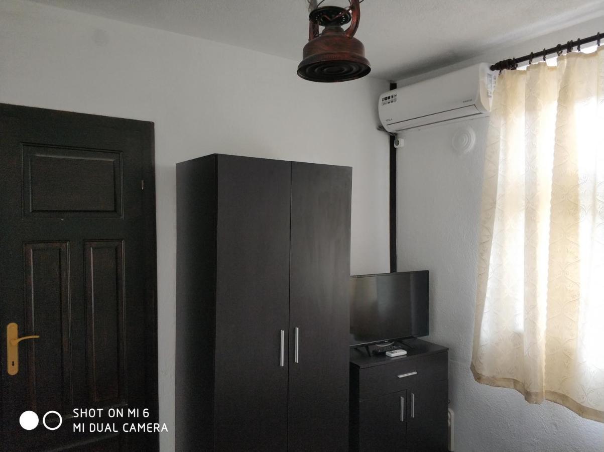 ホテル Papanovata House Enina エクステリア 写真