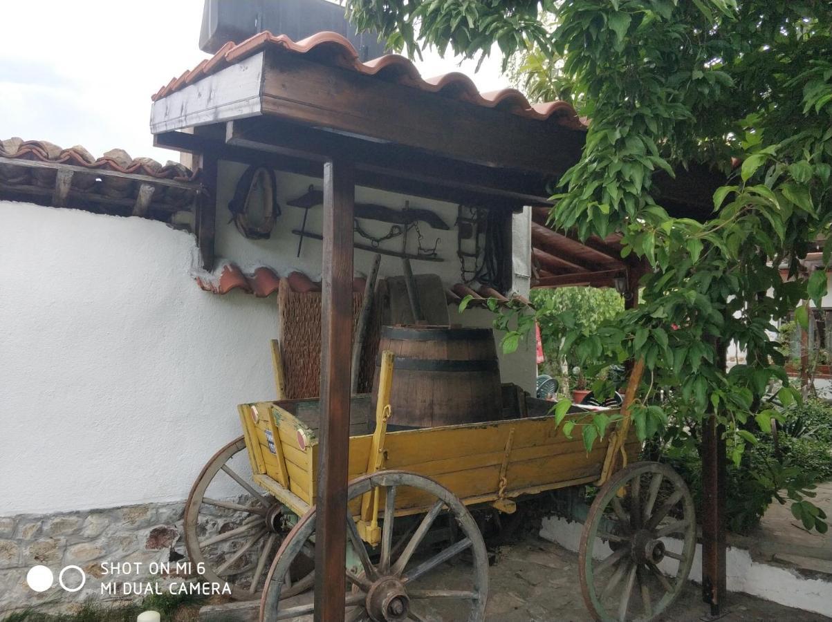 ホテル Papanovata House Enina エクステリア 写真